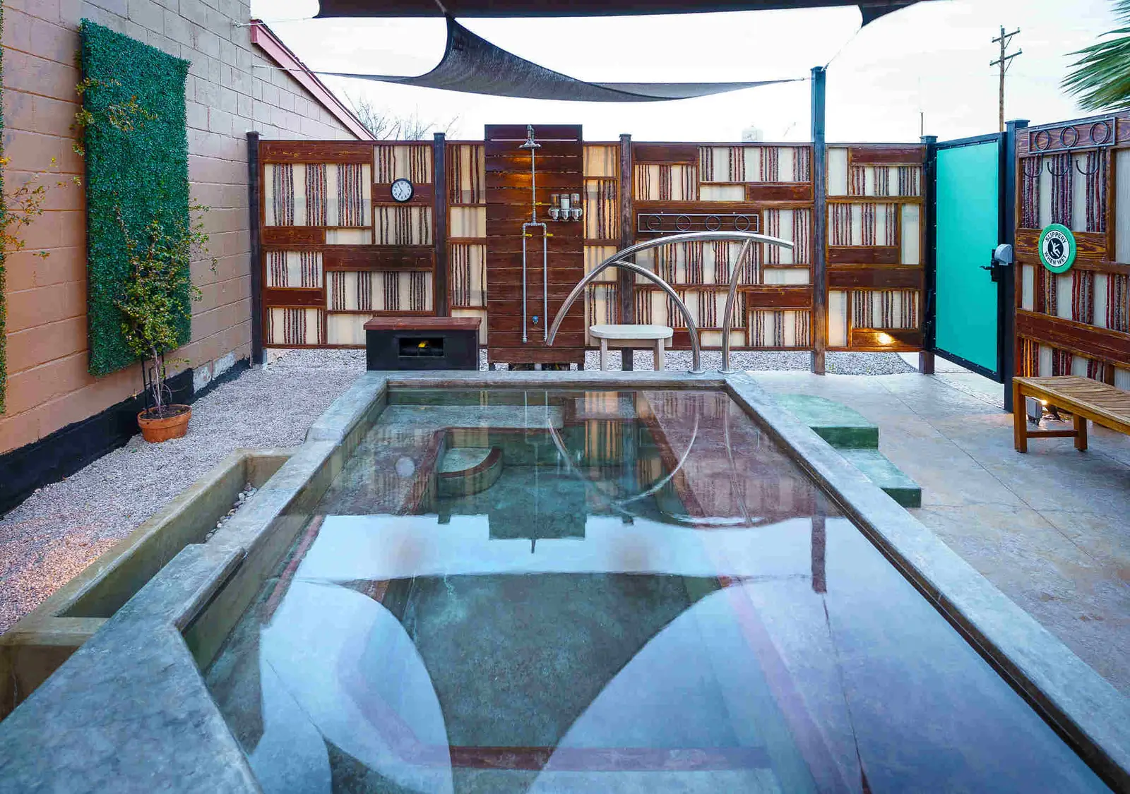 blackstone hotsprings turquoise outdoor bath